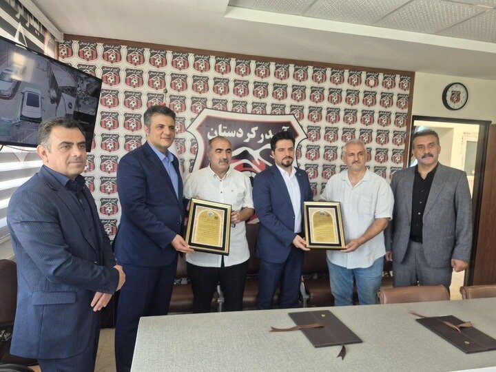 حمایت۵۰۰ میلیون تومانی بانک مهر ایران از باشگاه آبیدر سنندج