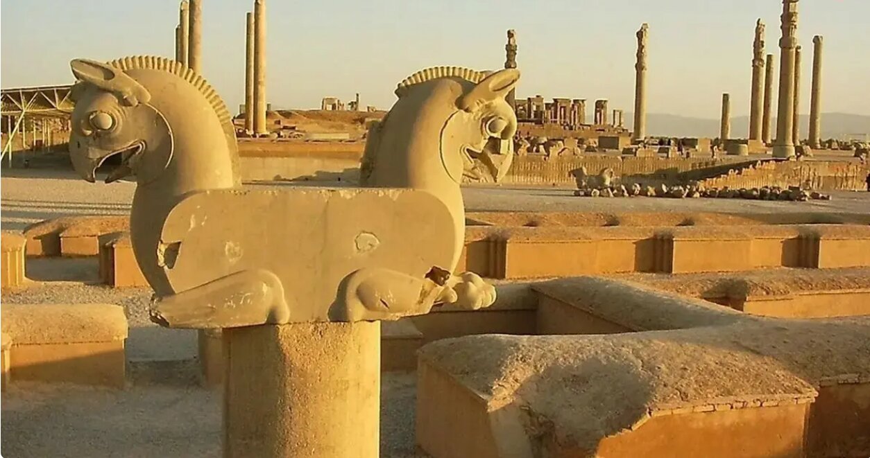 عکس‌هایی از تخت‌جمشید؛ یک سال پیش از  انقلاب مشروطه