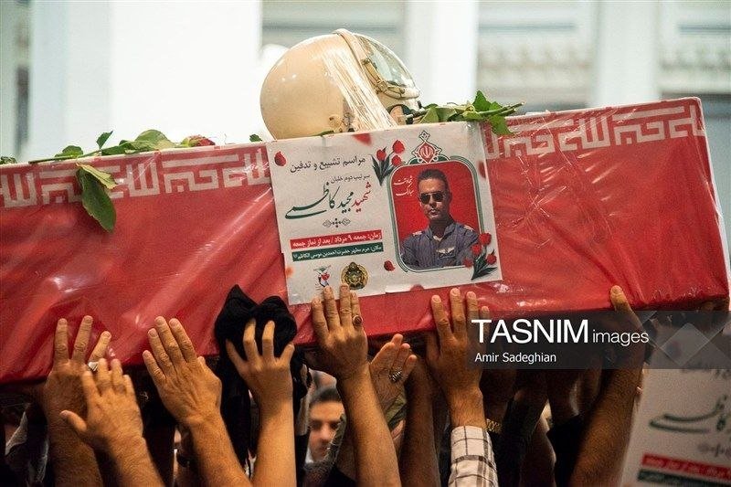 برگزاری تشییع خلبان ارتش که در آسمان جاماند + تصاویر