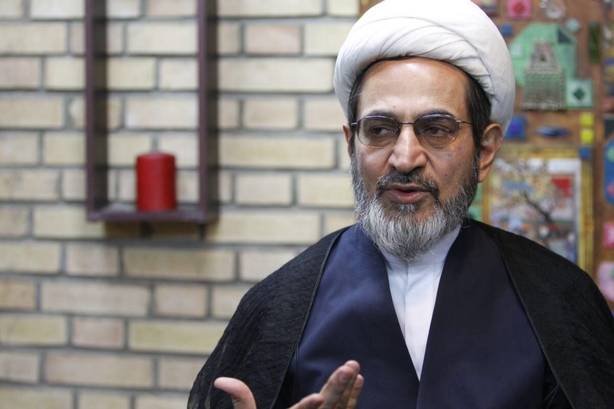 مسجدجامعی: جامعه‌ای که شاهد فرار دختر یک حاکم باشد، نمی‌تواند مدعی توسعه شود/ نه آن‌قدر ضعیف‌اند که تصور می‌کنیم و نه آن‌قدر قدرتمند که تبلیغ می‌کنند