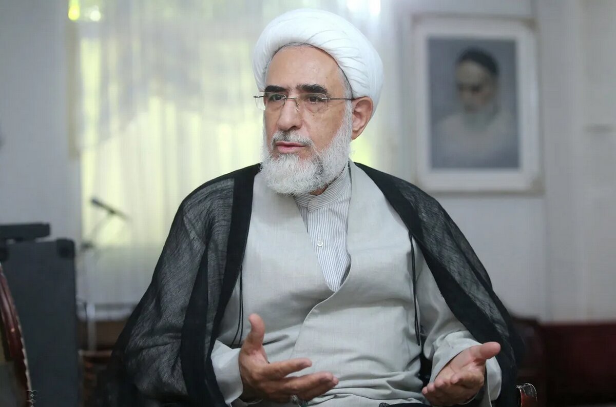 درخواست روحانی اصلاح طلب از سران قوا درباره رسانه ملی/ صدا و سیما سال‌هاست در این مسیر انحرافی حرکت می‌کند