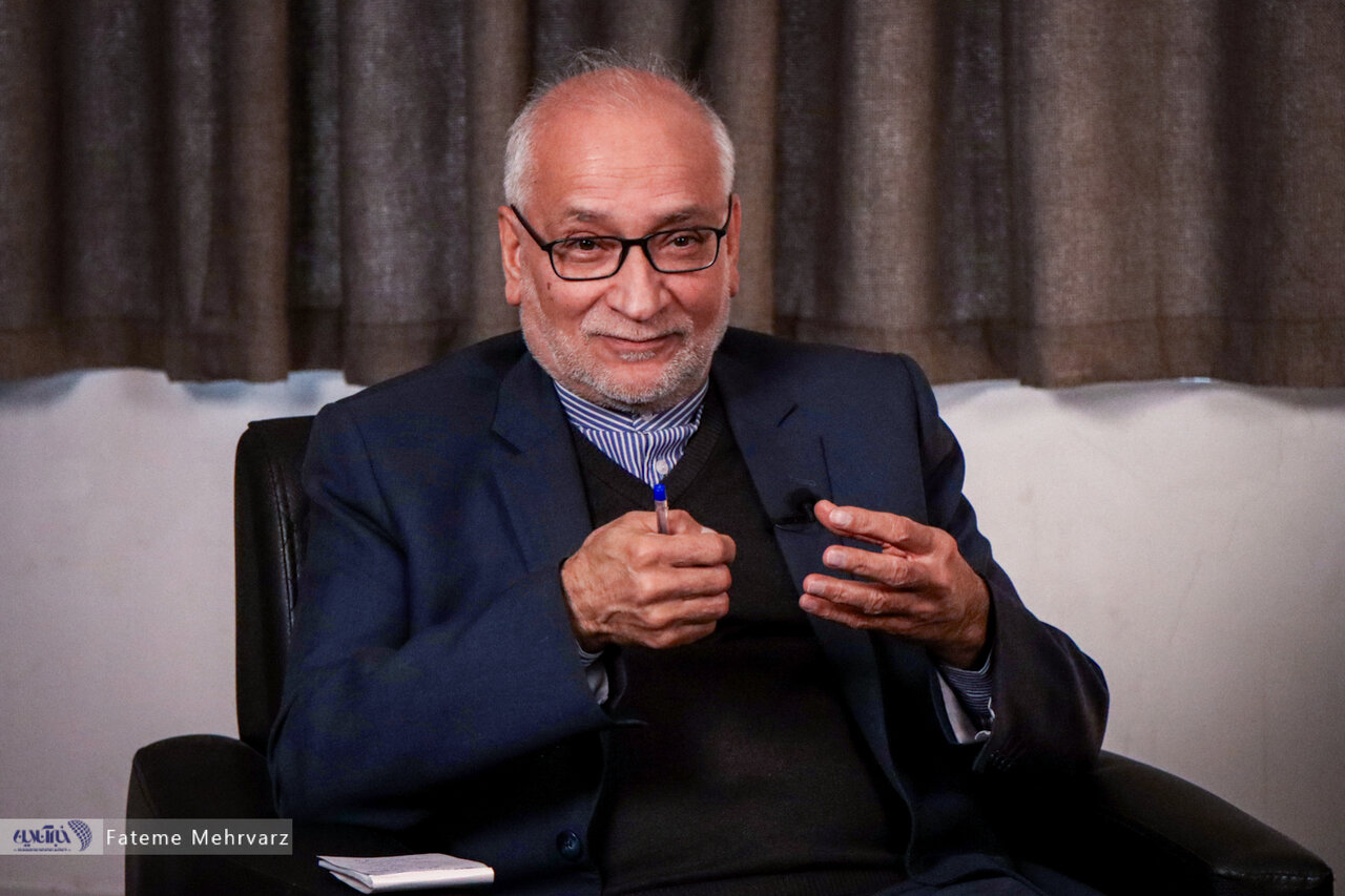 حمله کیهان به حسین مرعشی: تو عاشق کدخدایی بنابراین حق نداری دلواپس سفره مردم شوی/ شماها نمی گذارید مردم زندگی کنند