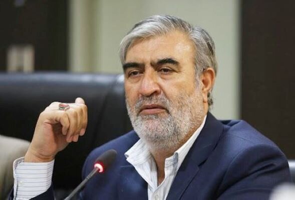 رئیس کمیسیون امنیت ملی: دشمن قصد حمله زمینی از مسیرهای غرب کشور، خارک و قشم را داشت/ یگان‌های نظامی حمله زمینی را در نطفه خفه کردند