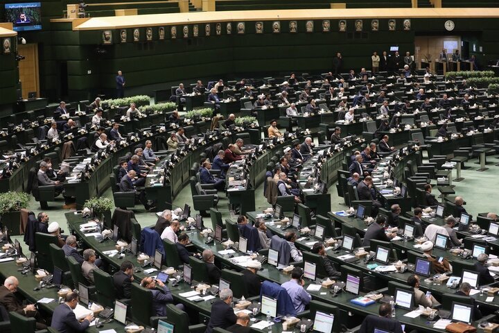 بیانیه مجلس خطاب به پزشکیان درباره سهمیه و قیمت بنزین/ رهبر شهید انقلاب در ابلاغ سیاست‌های کلی بر هر دو روش قیمتی و غیرقیمتی تاکید کرده‌اند