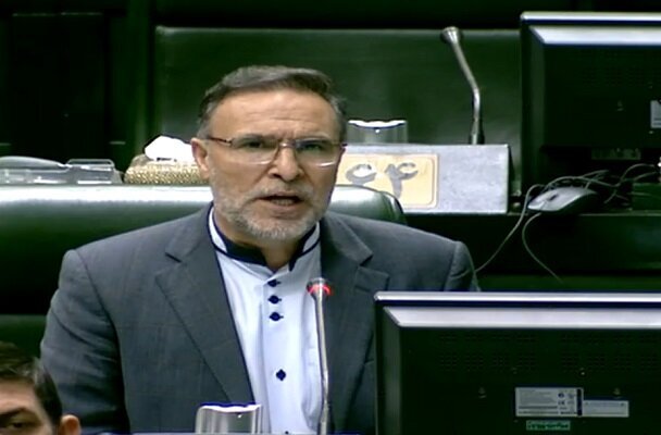 عذرخواهی از خانواده مهسا امینی/ نماینده ملایر: لفظ نامناسبی برای مرحوم خانم امینی به کار بردم و از خانواده محترم ایشان عذرخواهی می‌کنم