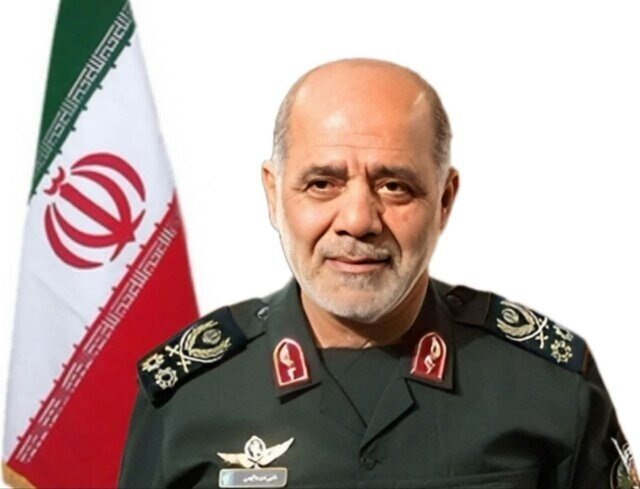 هشدار فرمانده قرارگاه خاتم به کشورهای منطقه/ هر کس خود را سپر آمریکا کند در آتش جنگ خواهد سوخت