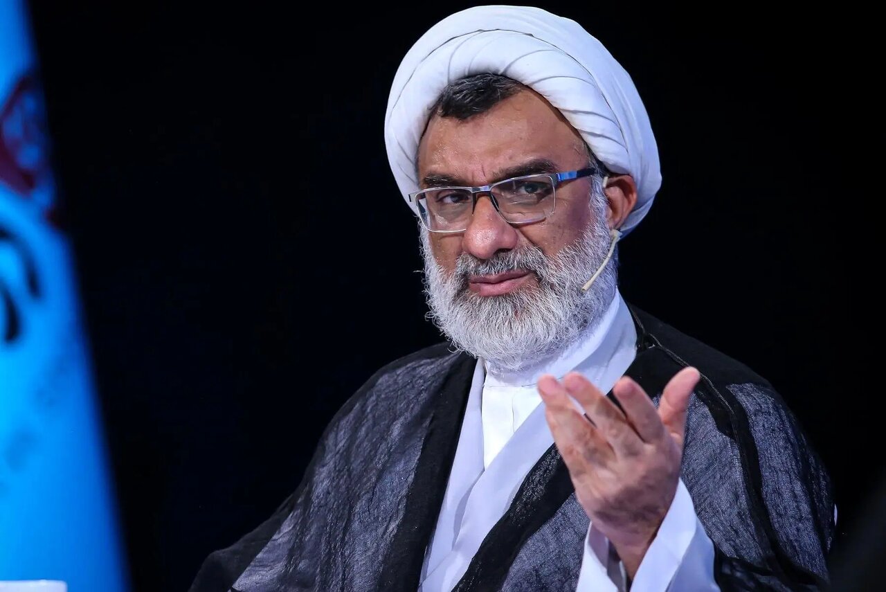 دبیر شورای عالی انقلاب فرهنگی از اکبر عبدی گفت/ خسروپناه: آدم احساس می‌کرد که ایشان حداقل ۴۰ سال روحانی بوده و در حوزه درس خوانده است