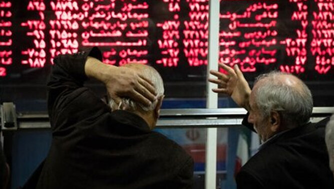 بورس عقب نشست/ فرابورس سبز شد/شاخص در مرز ۵.۷ میلیون واحد