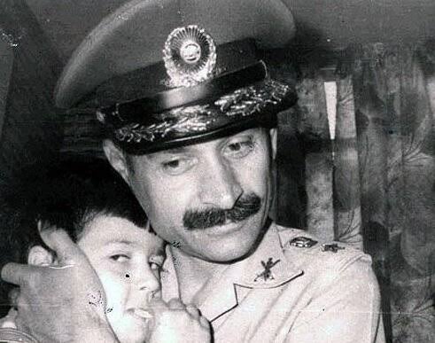 تیمسار دریادار فلاحی به برادر شهیدش پیوست
