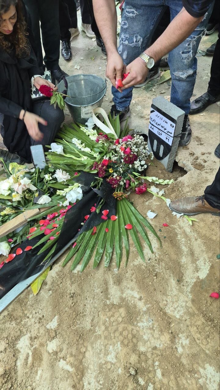 اولین عکس از خانه ابدی استاد ایرج خواجهامیری/ عکس