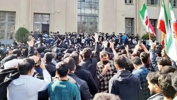 خبرگزاری فارس: اخراج رضا دالمن از دانشگاه صنعتی شریف در شورای مرکزی انضباطی وزارت علوم تائید شد