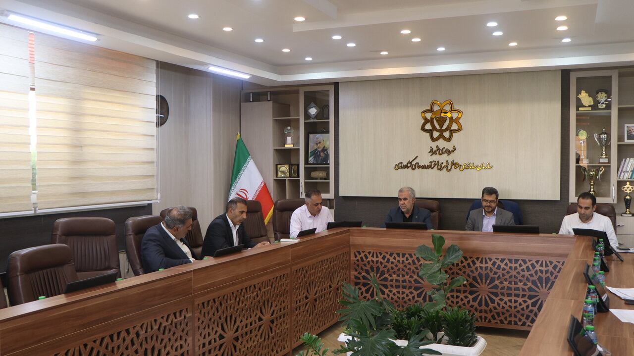 هم‌افزایی حوزه حمل‌ونقل برای ساماندهی دستفروشان شیراز